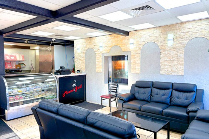 Miami Grill, Florissant tables are waiting clients