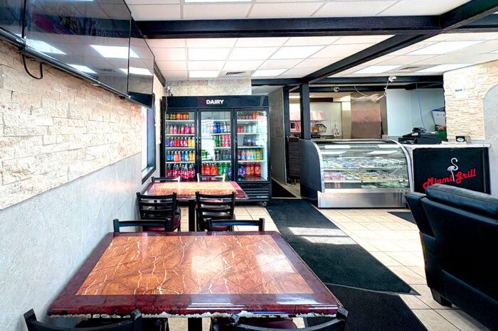Miami Grill, Florissant clean and fresh restaurant is waiting happy clients